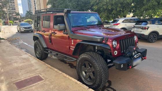 JEEP WRANGLER 3.8 UNLIMITED SPORT 4X4 V6 12V GASOLINA 4P AUTOMATICO